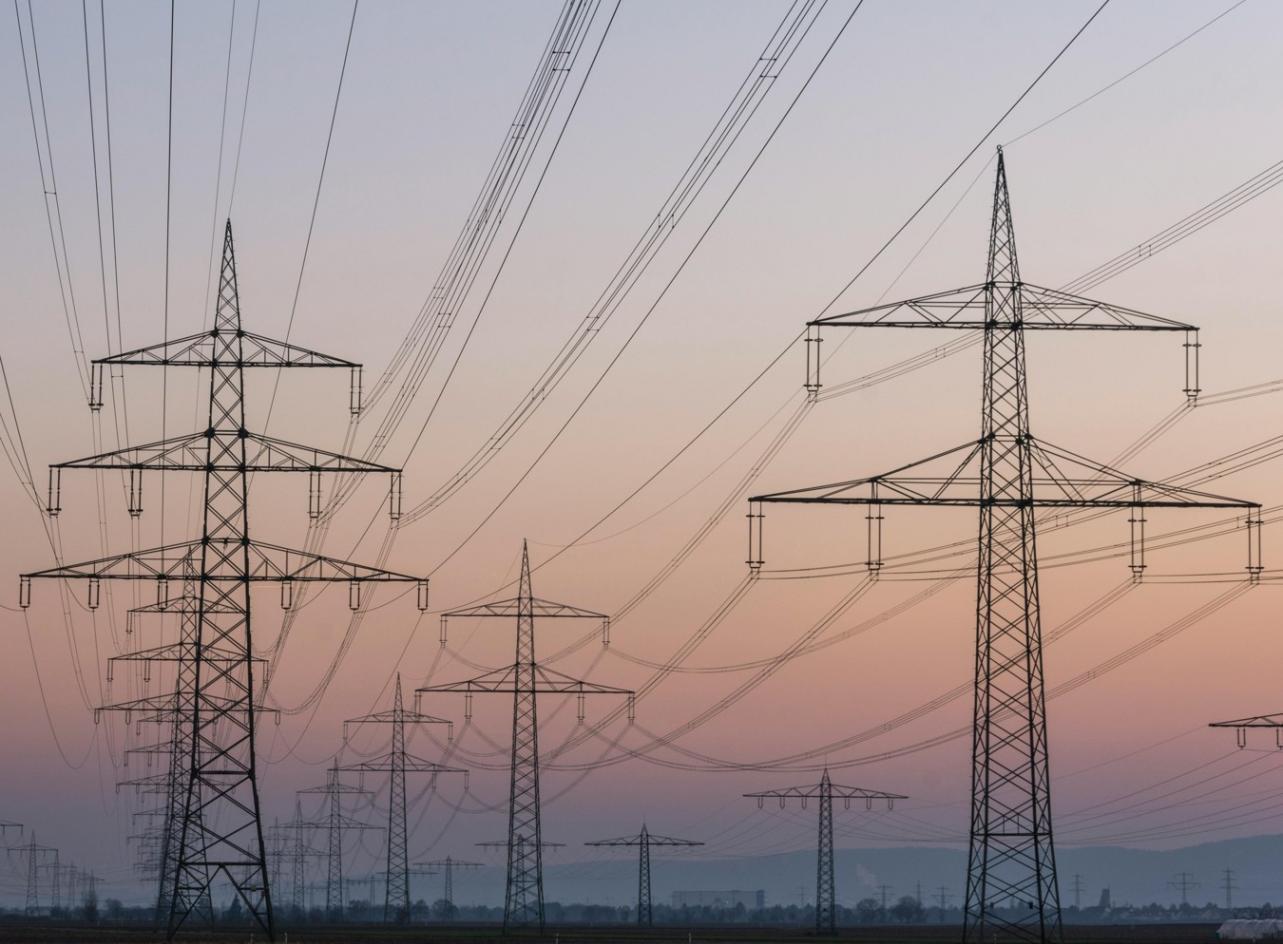 Teilnehmer während einer interaktiven Wasserkraft-Schulung